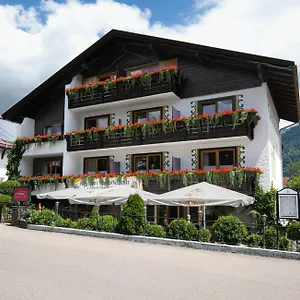 Hotel Restaurant Amadeus - Inclusive Skipass Und Vieles Mehr, Bad Hindelang